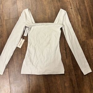 New with tags babaton long sleeve from aritzia
